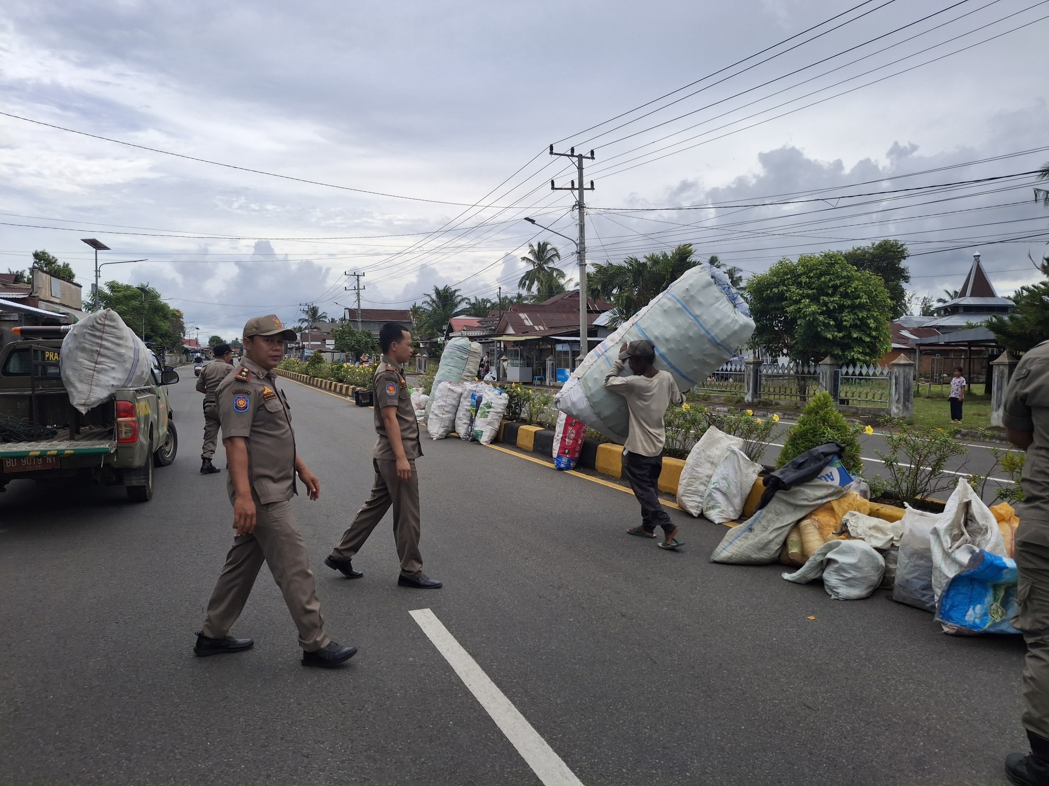 PENANGANAN ODGJ, DINAS SATPOL PP MUKOMUKO SEGERA TANGGAPI LAPORAN WARGA